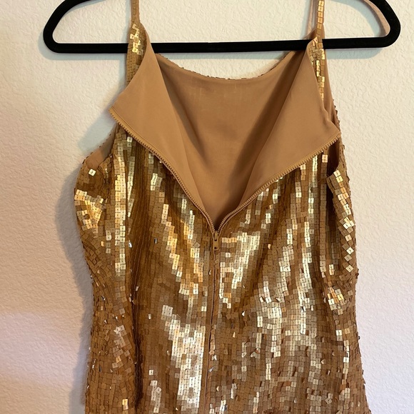 Top - Picture 2 of 2